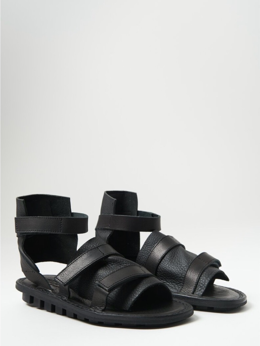 TRIPPEN HANDMADE Sunblind Sandal in Black